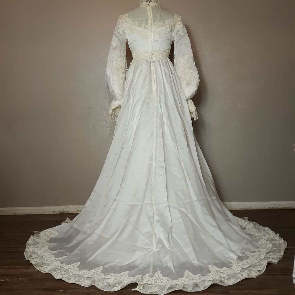 60s edwardian style lace wedding dress - Picture 2 of 15